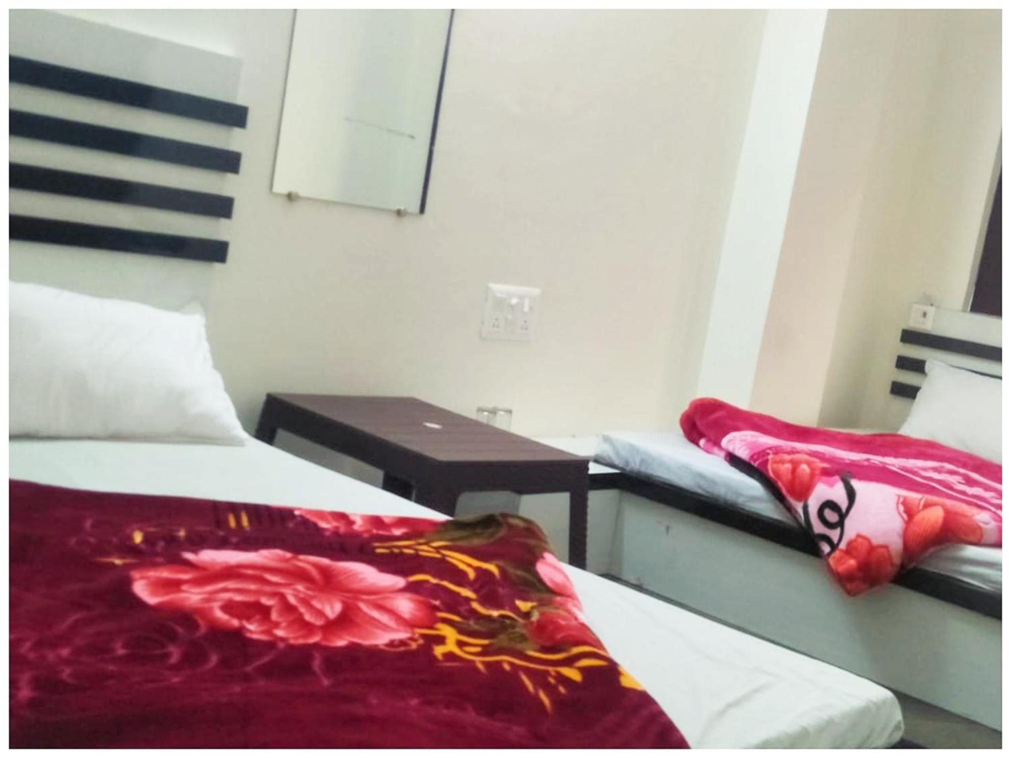 Kankhal A Premium Hotel Sheeva Inn Near Temple - Fully Air Conditioning - Best Hotel מראה חיצוני תמונה